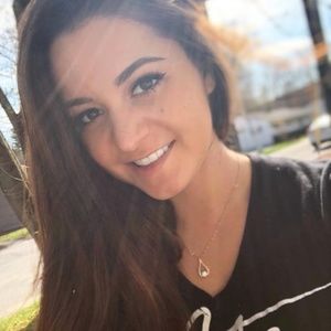 Meet your Posher, Mikayla